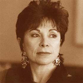 Foto Schrijfster Isabel Allende onderging plastische chirurgie