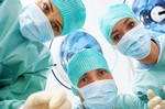 Foto Plastisch chirurgen: cosmetische artsen moeten stoppen met operaties