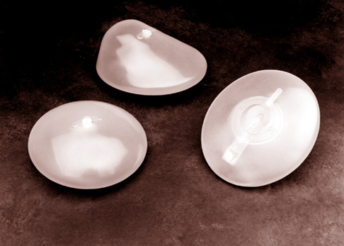 Foto Onderzoek: Siliconen borstprotheses veroorzaken geen ziekten